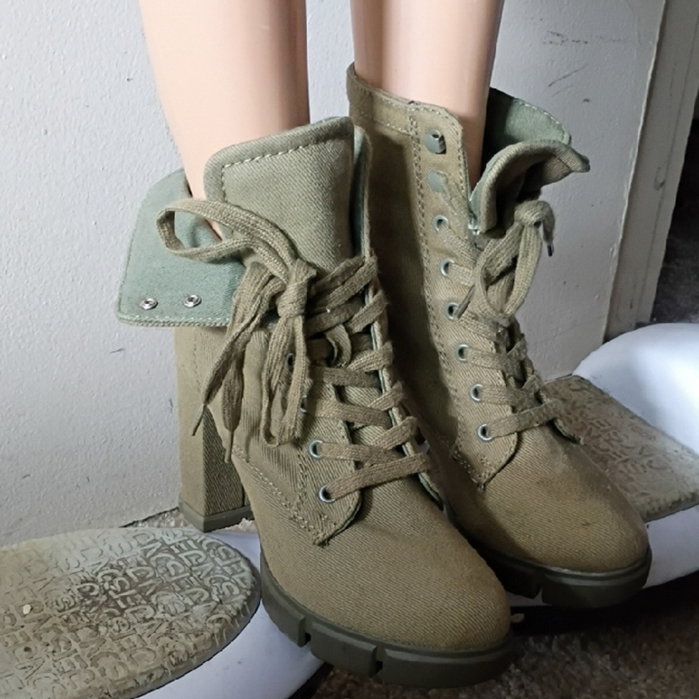 Army Green Fold-Down Combat Heeled Boots – Rugged Canvas(Size7